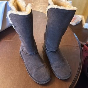 Bearpaw winter boots size 8
